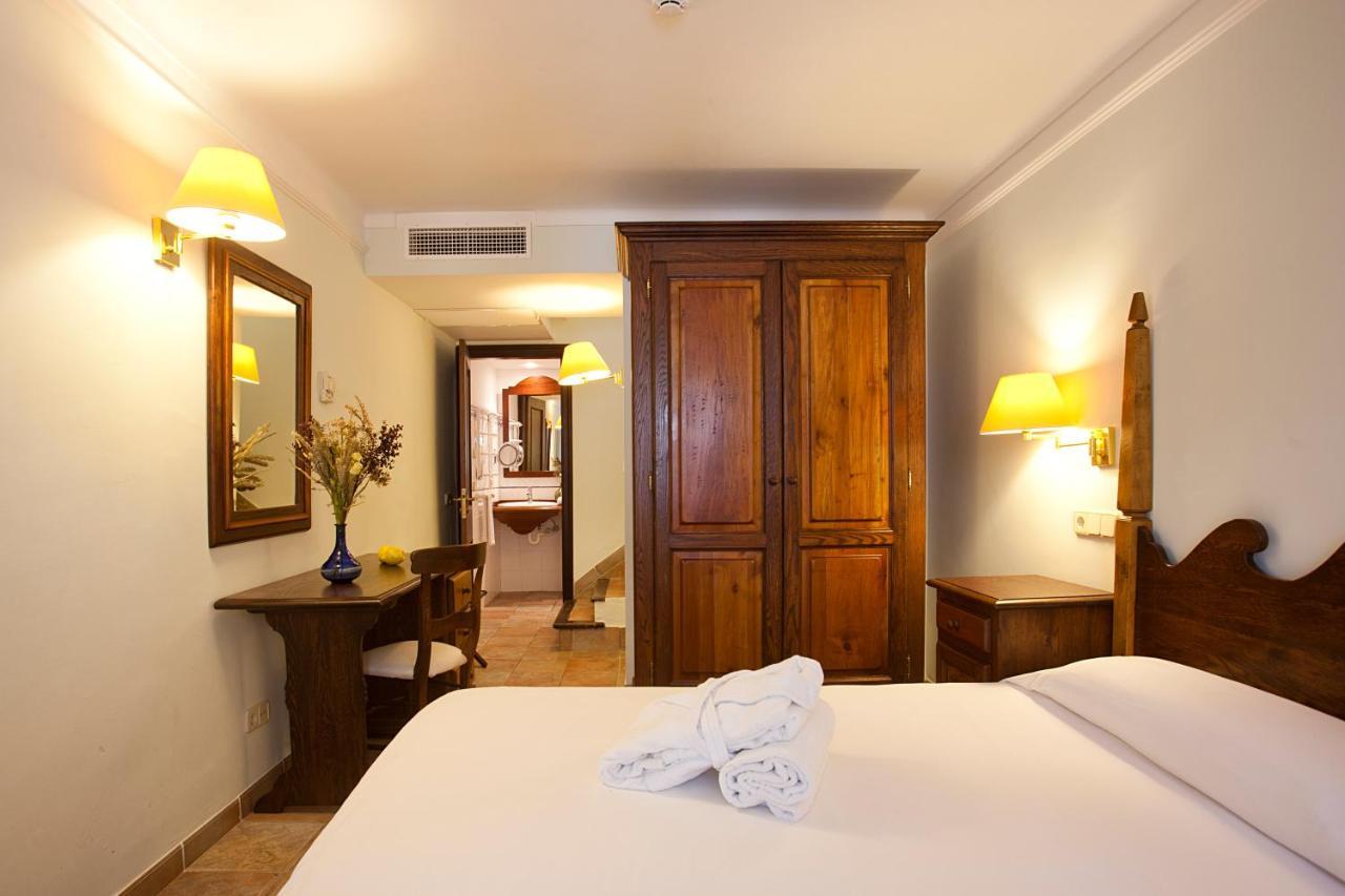 Hotel Cala Sant Vicenc - Adults Only Cala San Vicente  Bagian luar foto