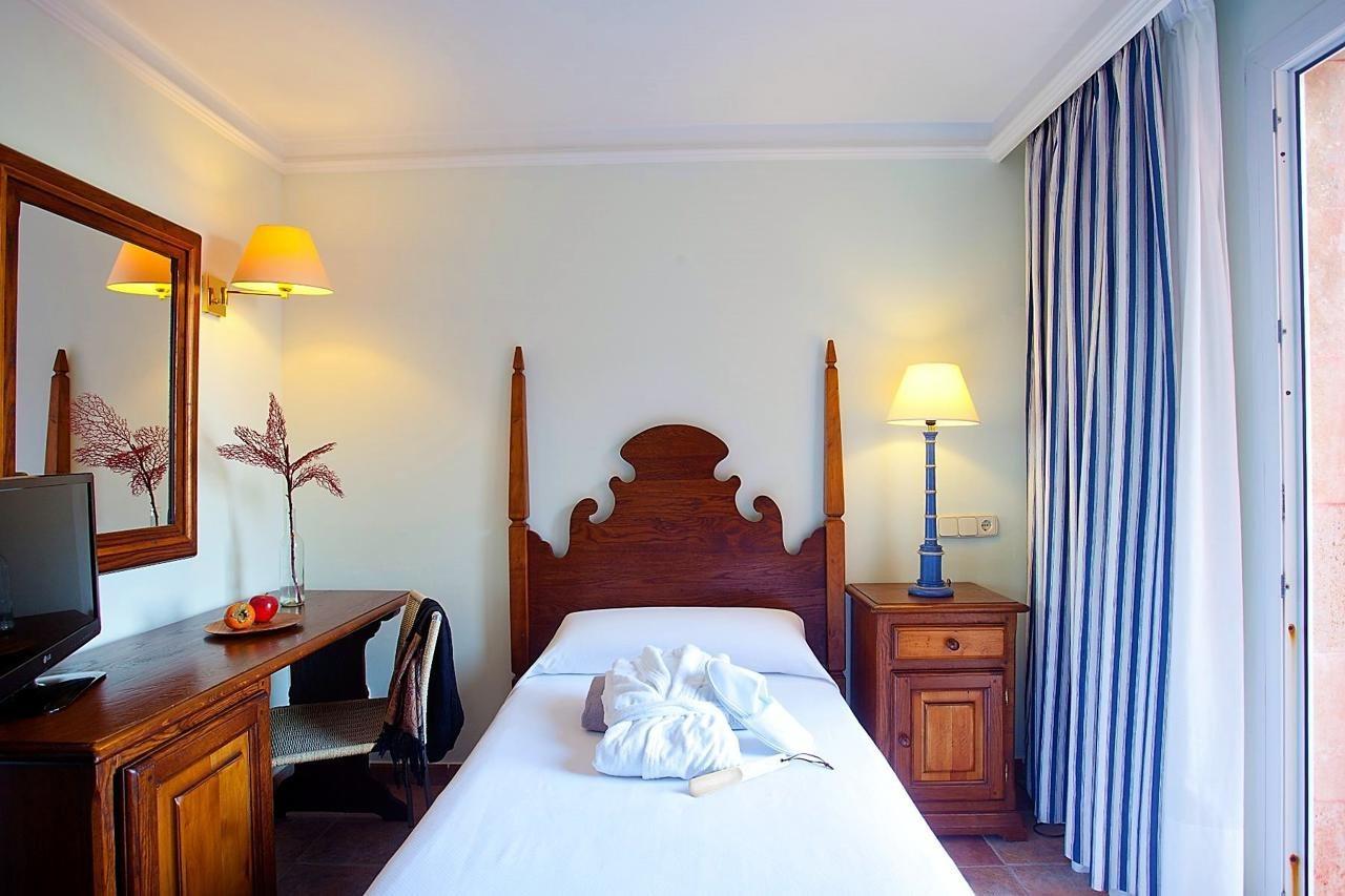 Hotel Cala Sant Vicenc - Adults Only Cala San Vicente  Bagian luar foto